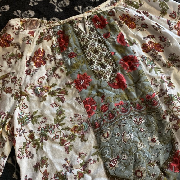 Floral Blouse - Picture 2 of 4